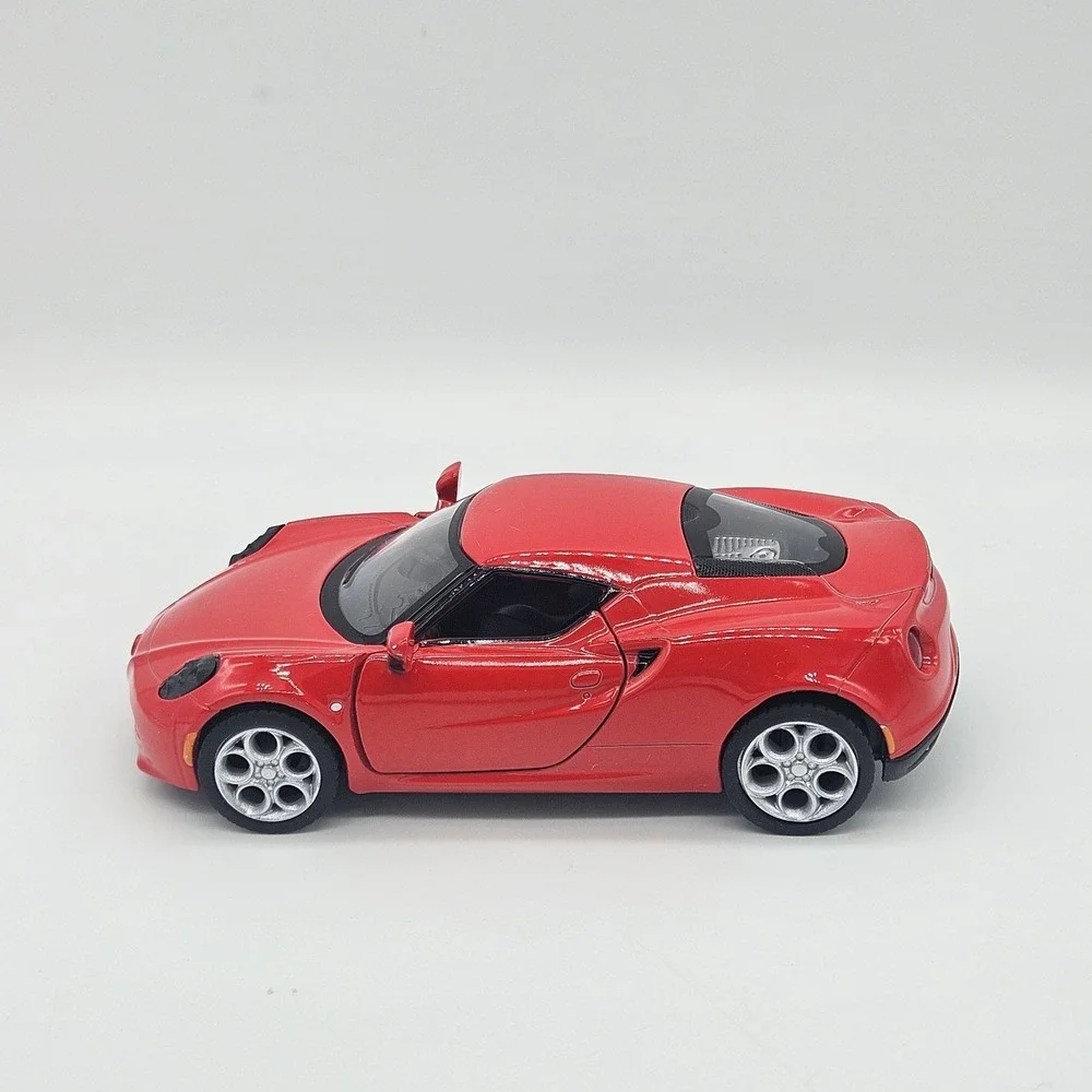 Kinsmart Alfa Romeo 4C 1/32 Scale Red Diecast Model Toy Car Open Doors Pull Back